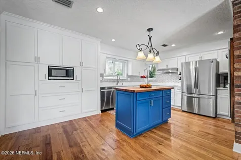 9372 Beauclerc Wood Lane N Jacksonville FL 32257