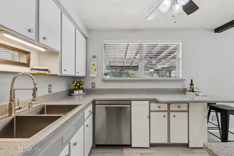 7004 Waikiki Road Jacksonville FL 32216