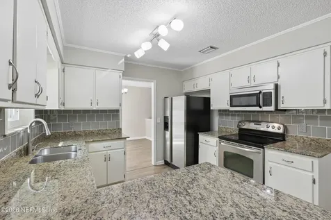 3842 Fernglen Drive Jacksonville FL 32277
