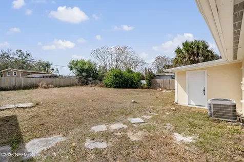1413 Jackson Avenue Daytona Beach FL 32117