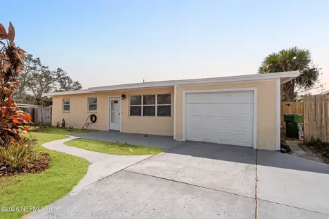 1413 Jackson Avenue Daytona Beach FL 32117