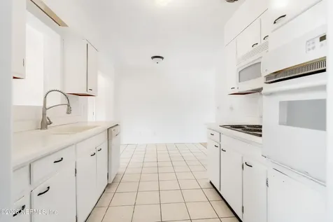 1413 Jackson Avenue Daytona Beach FL 32117