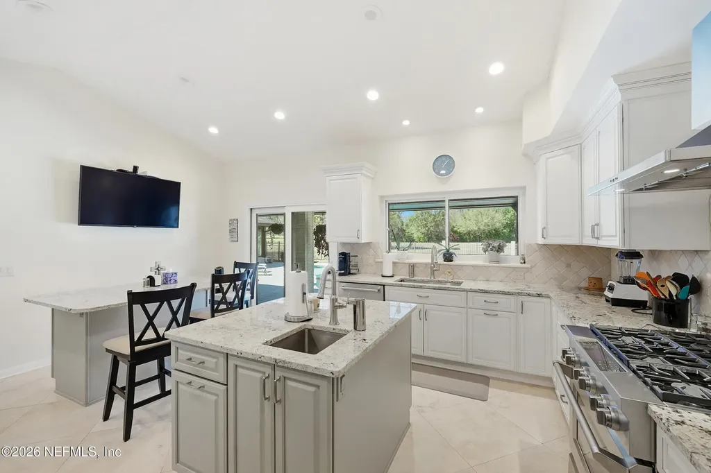 7946 Quailwood Drive Jacksonville FL 32256