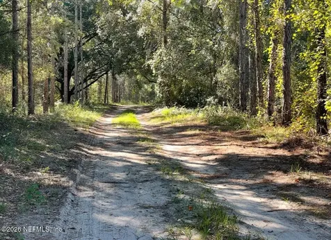 19751 Cr 33 Groveland FL 34736