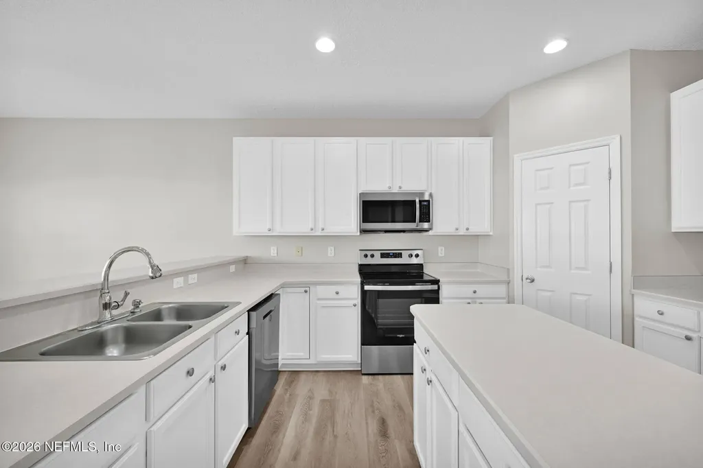 8663 Derry Drive Jacksonville FL 32244