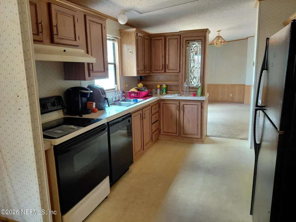 106 Breezewood Circle San Mateo FL 32187