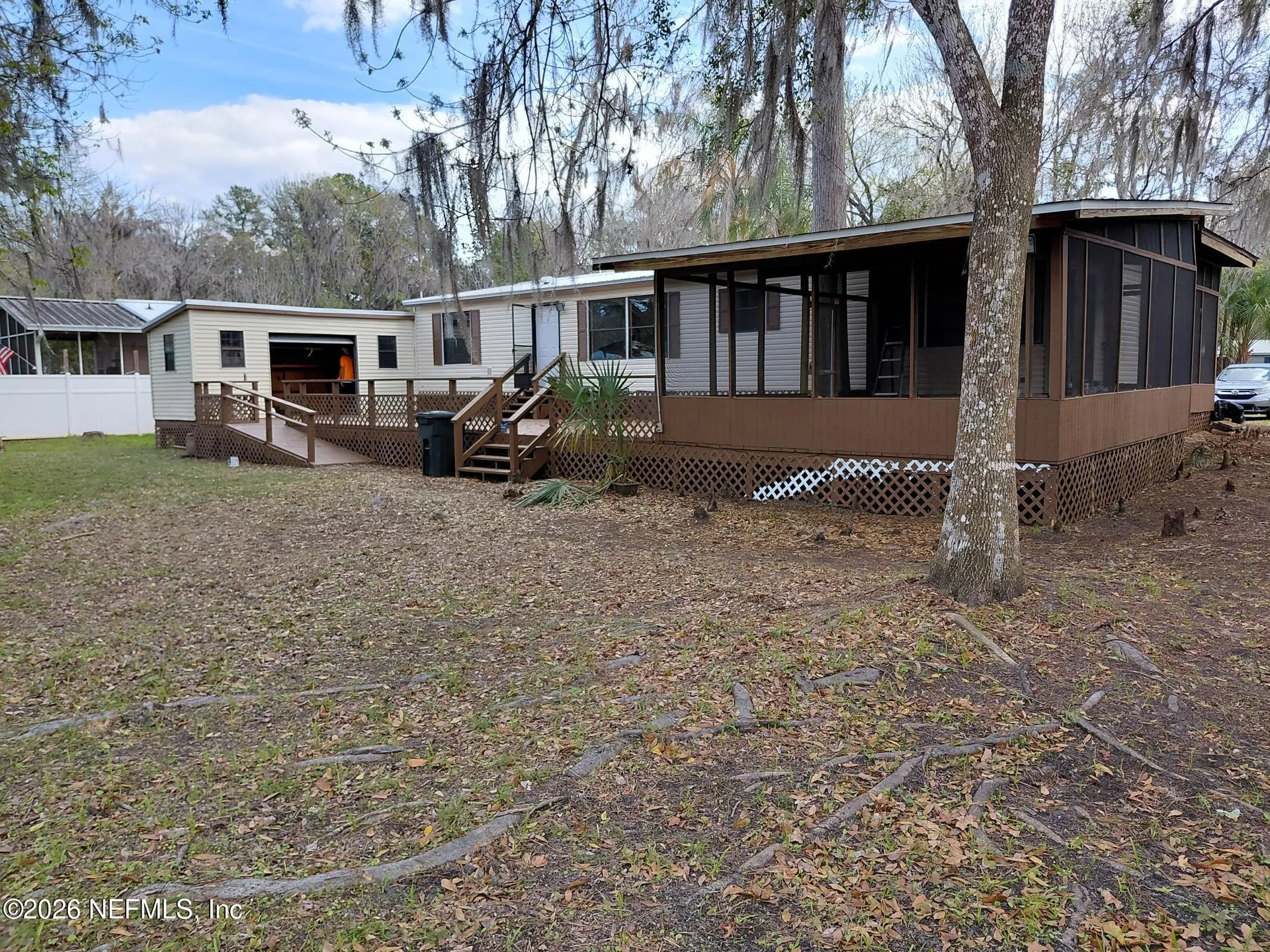 106 Breezewood Circle San Mateo FL 32187