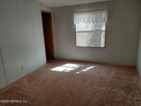 106 Breezewood Circle San Mateo FL 32187