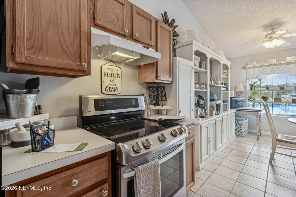 4556 Shaky Leaf Lane N Jacksonville FL 32224