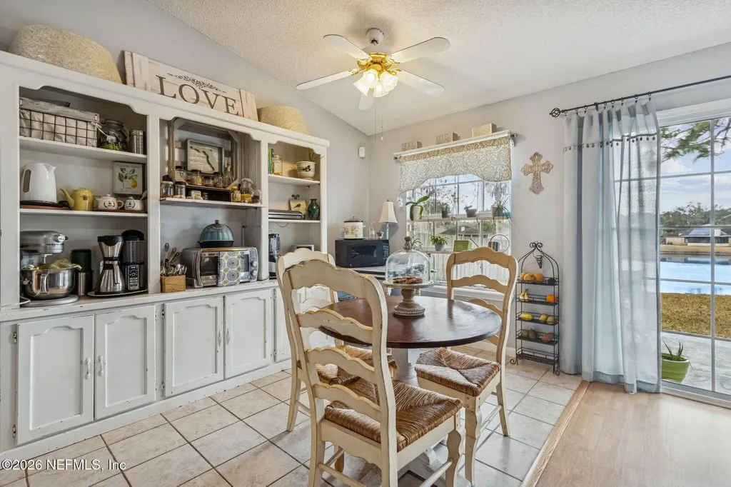 4556 Shaky Leaf Lane N Jacksonville FL 32224