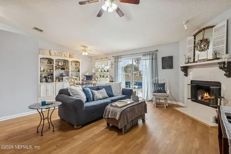 4556 Shaky Leaf Lane N Jacksonville FL 32224