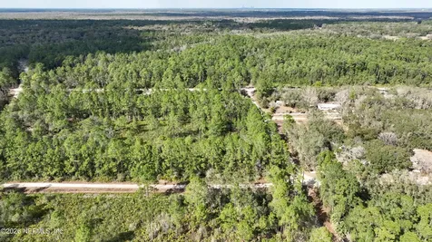 302 Tangerine Trail Satsuma FL 32189