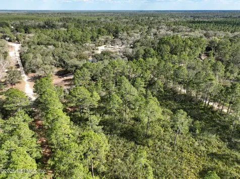302 Tangerine Trail Satsuma FL 32189