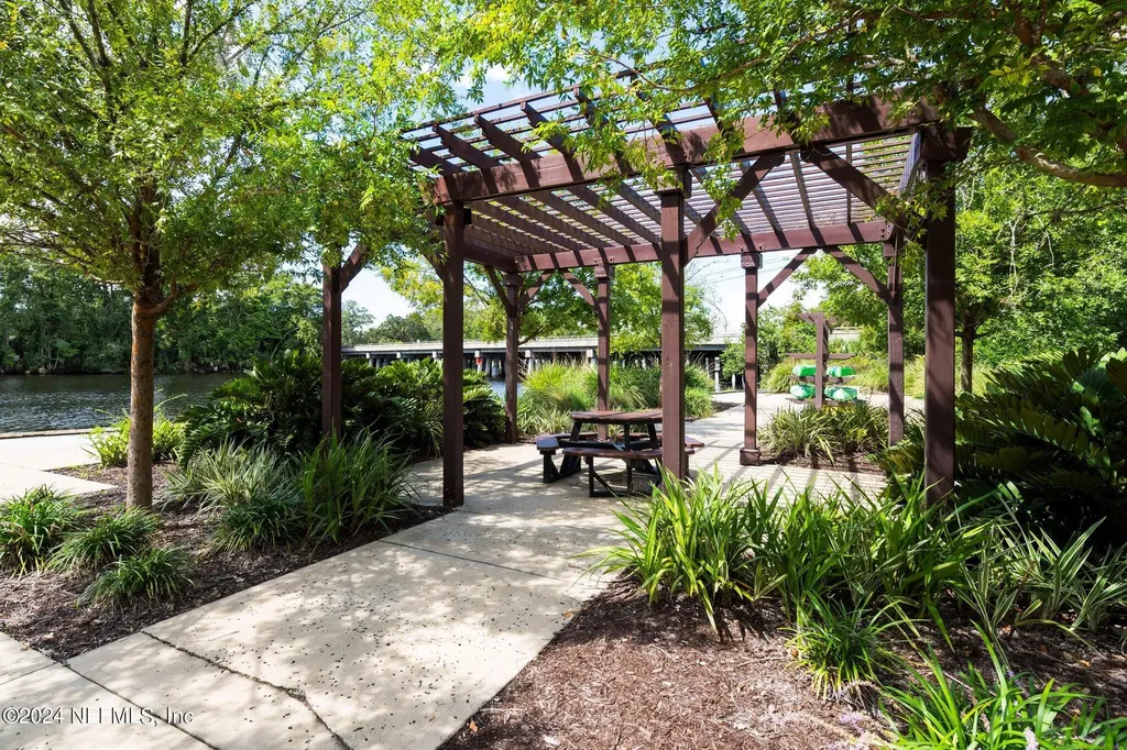 3958 Baymeadows Road Jacksonville FL 32217