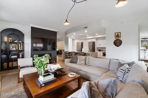 3958 Baymeadows Road Jacksonville FL 32217