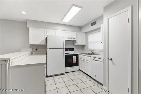 154 Pine Street Atlantic Beach FL 32233