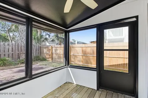 154 Pine Street Atlantic Beach FL 32233
