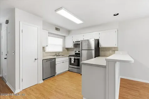 154 Pine Street Atlantic Beach FL 32233