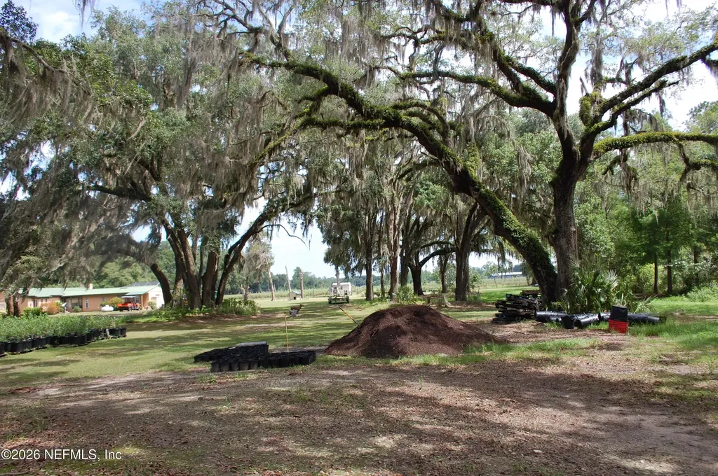 18811 SE 243rd Street Hawthorne FL 32640