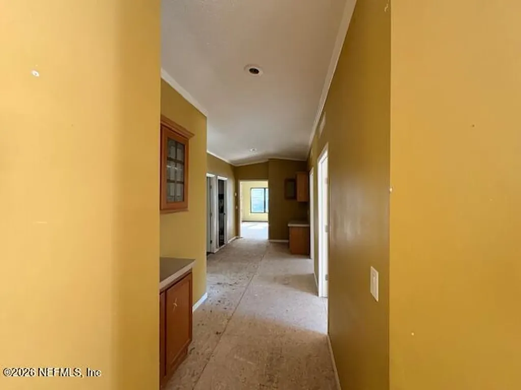390 E River Road East Palatka FL 32131
