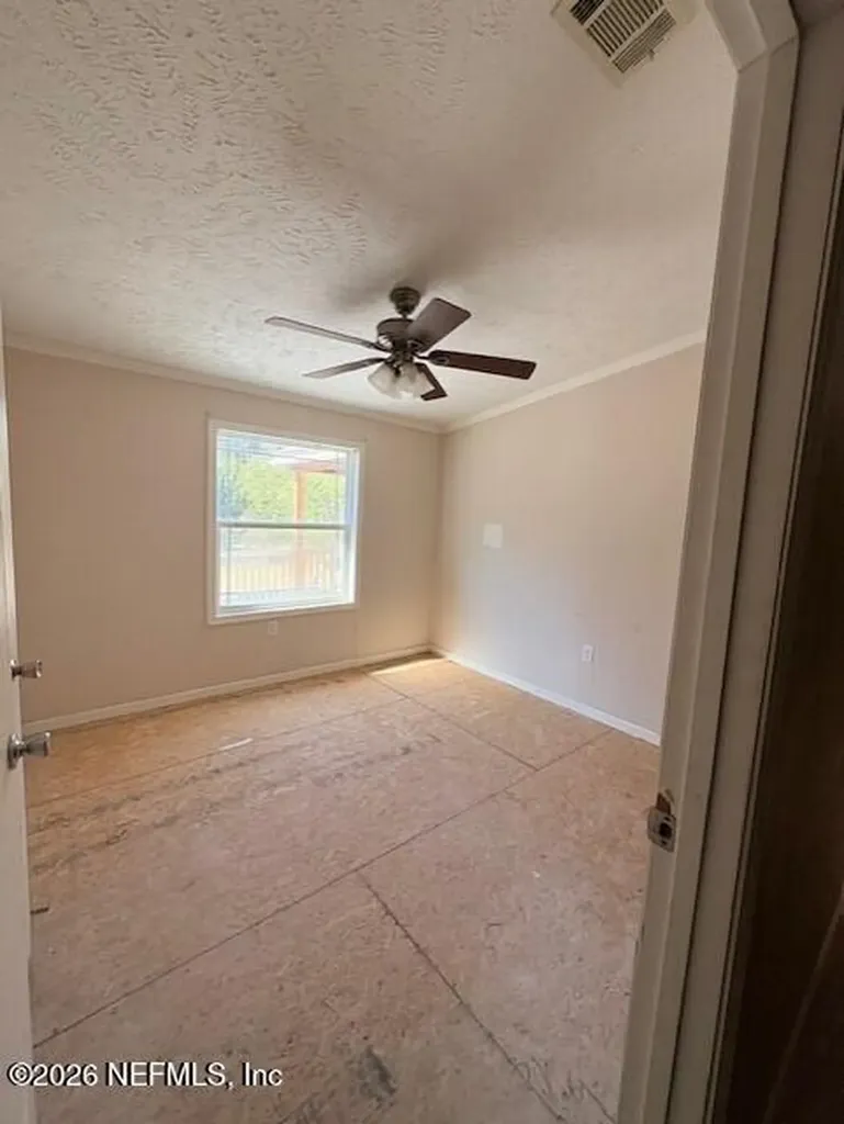 390 E River Road East Palatka FL 32131