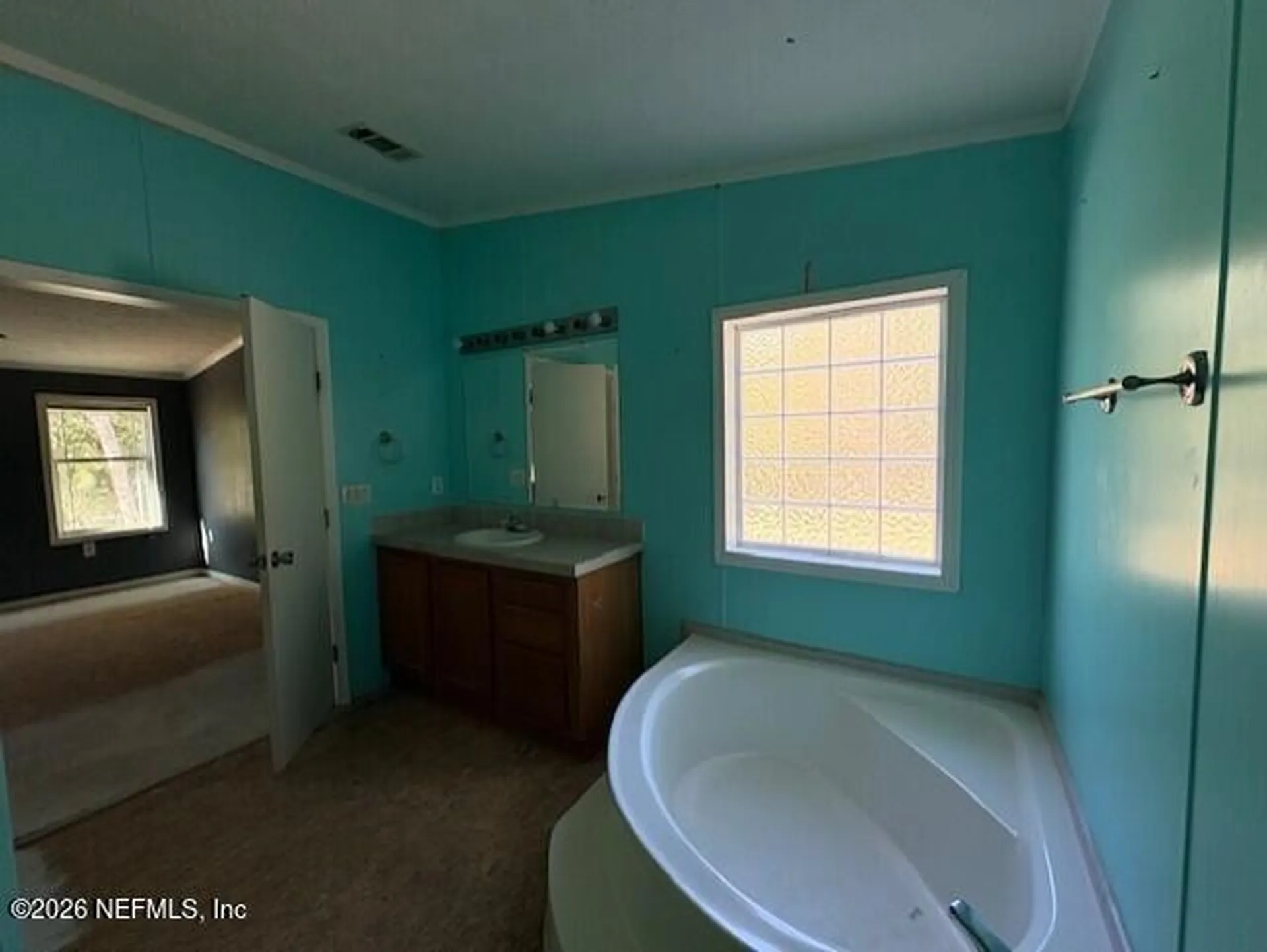 390 E River Road East Palatka FL 32131