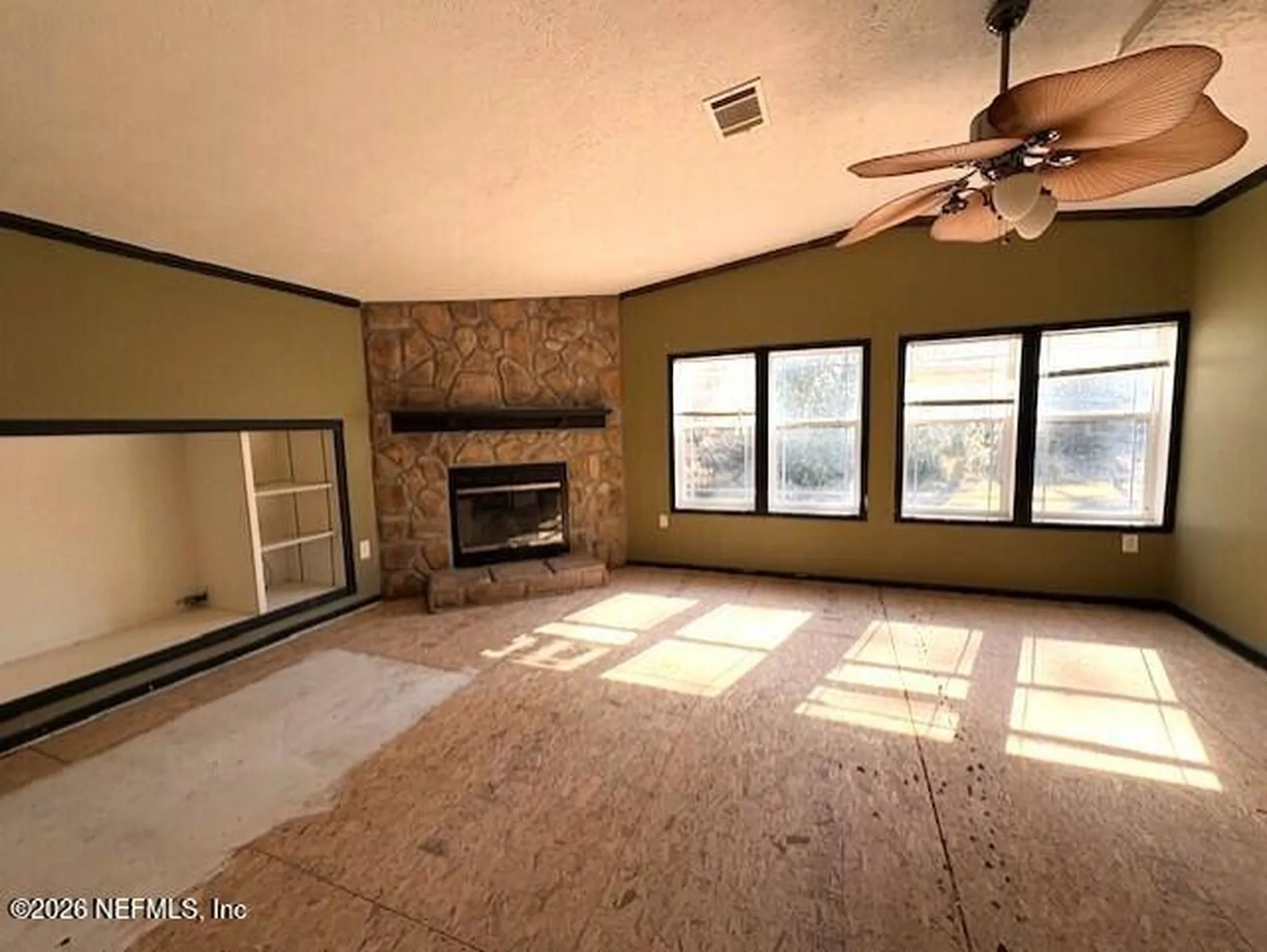 390 E River Road East Palatka FL 32131
