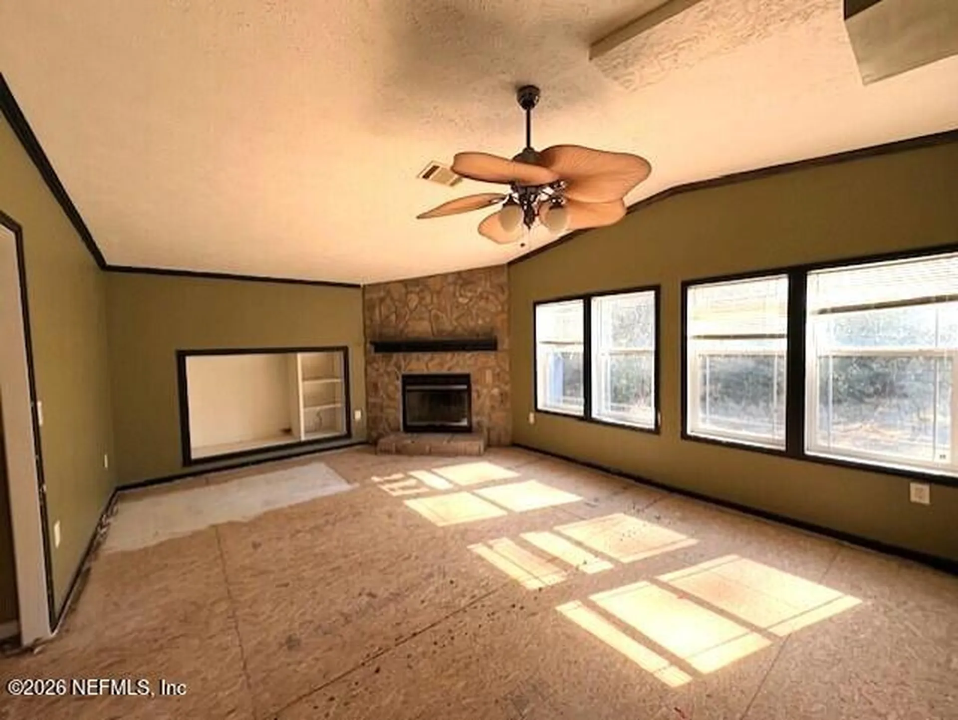 390 E River Road East Palatka FL 32131