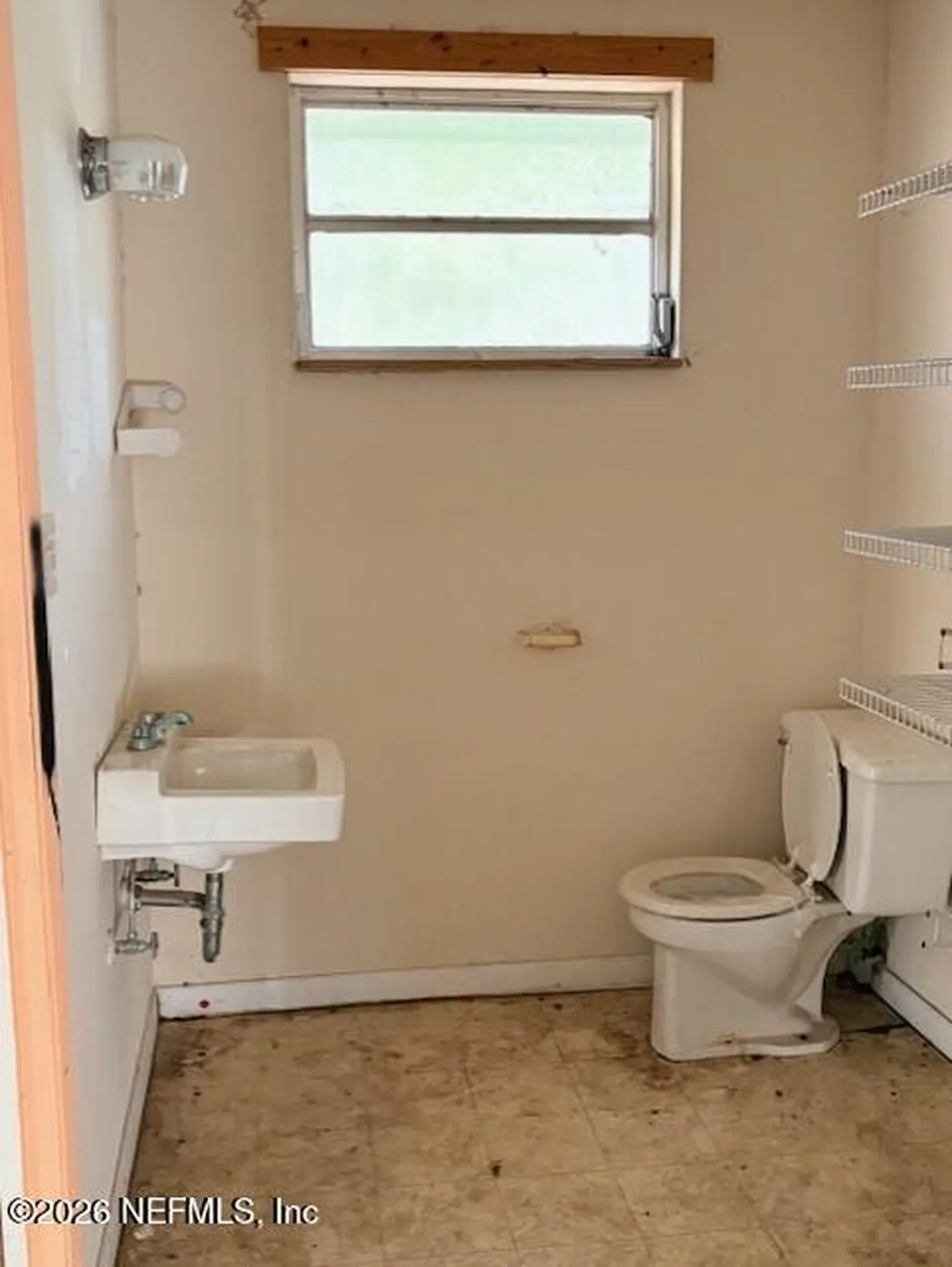 390 E River Road East Palatka FL 32131