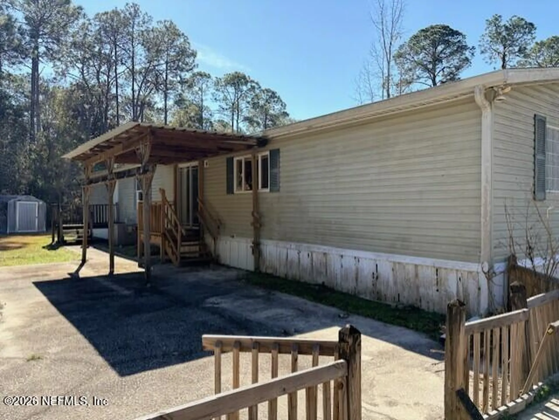 390 E River Road East Palatka FL 32131