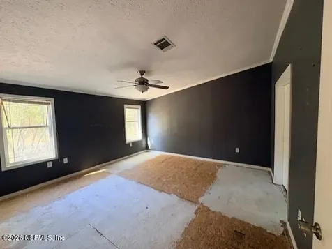390 E River Road East Palatka FL 32131