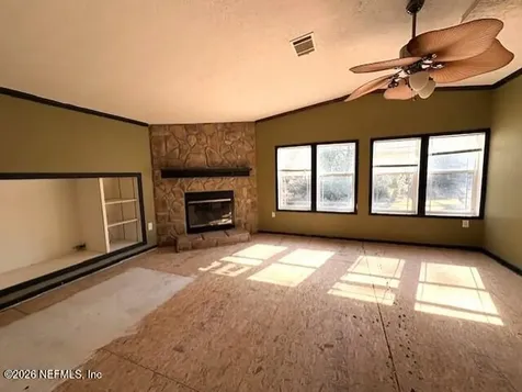 390 E River Road East Palatka FL 32131
