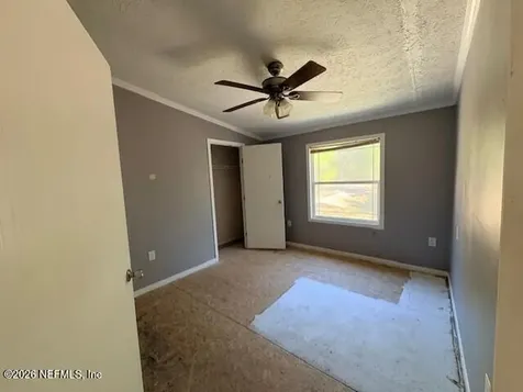 390 E River Road East Palatka FL 32131