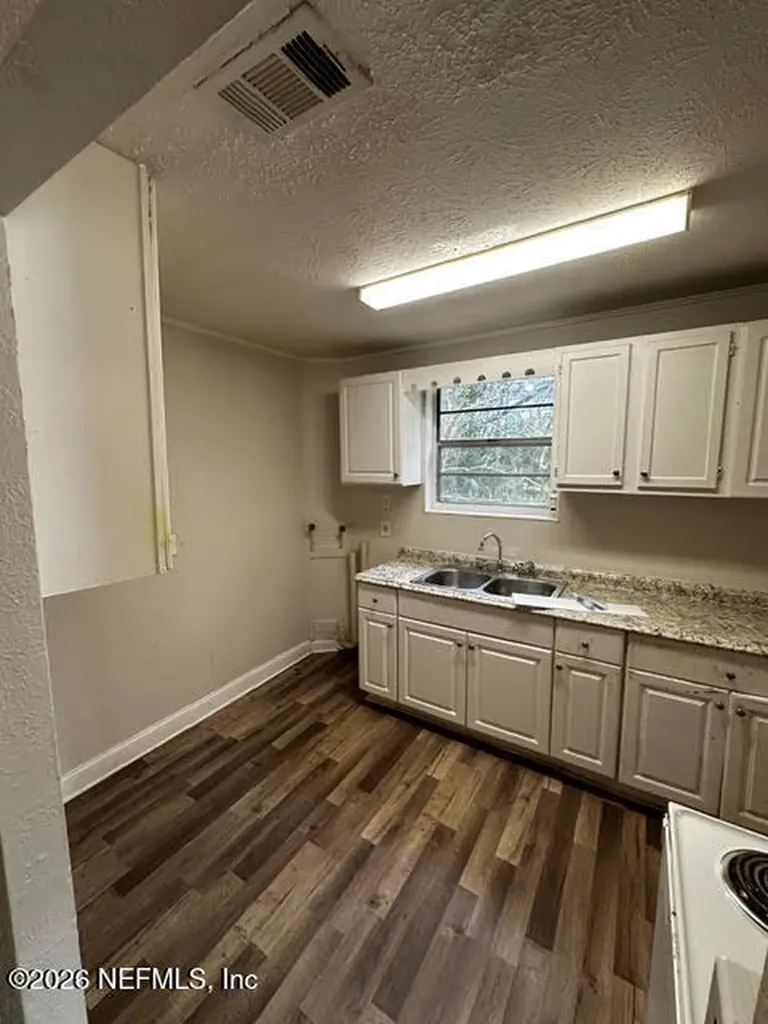 7527 Tampa Avenue Jacksonville FL 32208