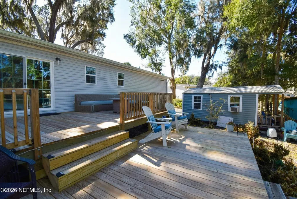 204 Lake View Drive Satsuma FL 32189