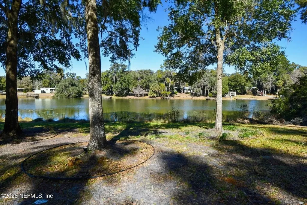 204 Lake View Drive Satsuma FL 32189