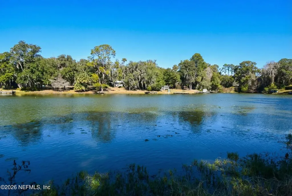 204 Lake View Drive Satsuma FL 32189
