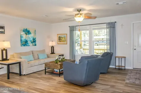 204 Lake View Drive Satsuma FL 32189