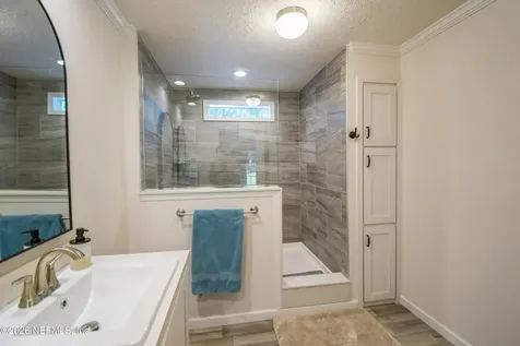 204 Lake View Drive Satsuma FL 32189