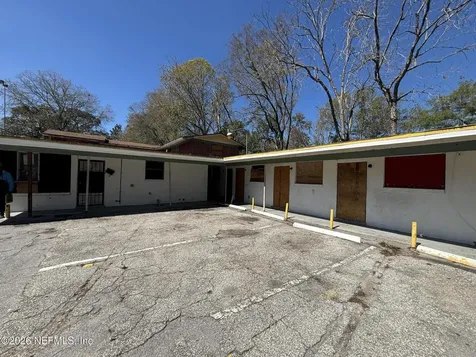 5913 Moncrief Road W Jacksonville FL 32219