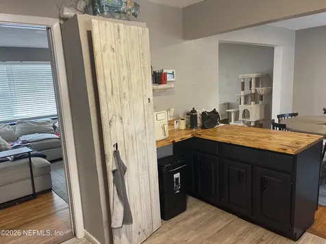 2112 Dean Road Jacksonville FL 32216