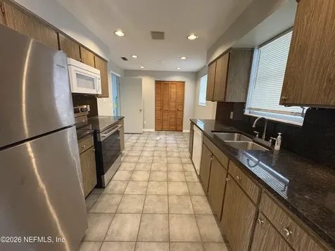 6868 Medellin Court Jacksonville FL 32210