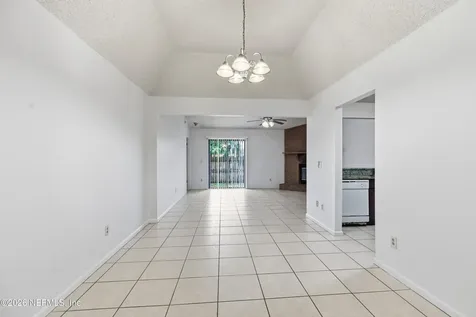 3544 Villa Place Jacksonville FL 32277