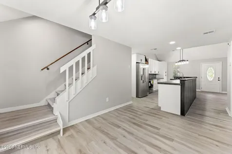 8190 Loch Lomond Lane Jacksonville FL 32244