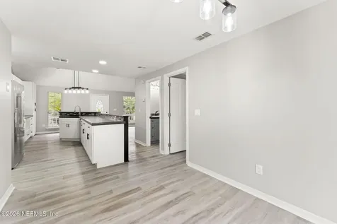 8190 Loch Lomond Lane Jacksonville FL 32244