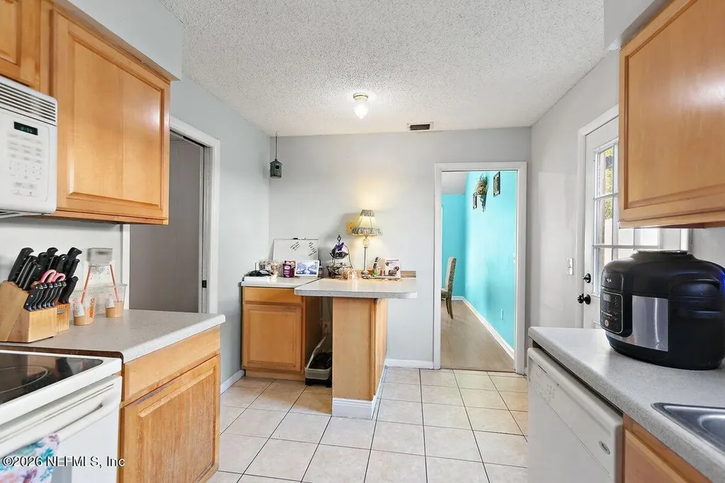 10644 La Mancha Avenue Jacksonville FL 32257