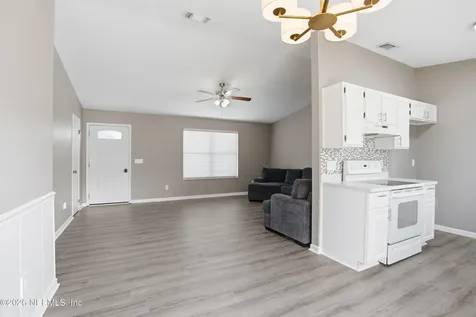 1816 Shannon Lake Drive Middleburg FL 32068