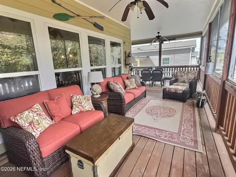 295 Maxwell Drive Welaka FL 32193