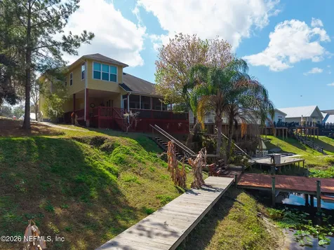 295 Maxwell Drive Welaka FL 32193