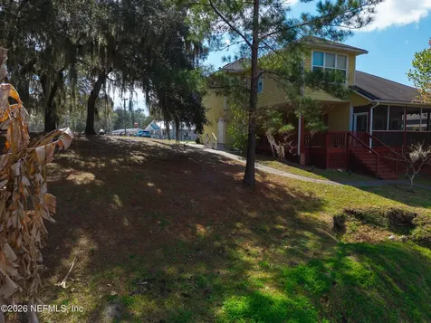 295 Maxwell Drive Welaka FL 32193